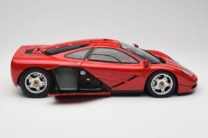 McLaren F1 Rot Minichamps 1:12 530133125 Metall — Bild 4 von 9