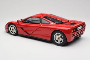 McLaren F1 Rot Minichamps 1:12 530133125 Metall — Bild 8 von 9