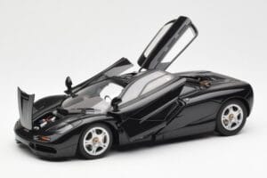 McLaren F1 Road Car Schwarz AUTOart 1:18 76002 Metall — Bild 2 von 8