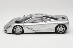 McLaren F1 Silber UT Models 1:18 530133180-R1 Metall — Bild 4 von 8