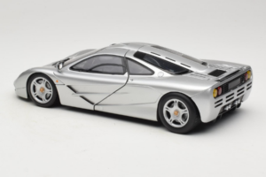 McLaren F1 Silber UT Models 1:18 530133180-R1 Metall — Bild 7 von 8