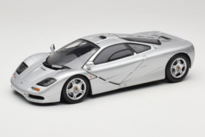 McLaren F1 Silber UT Models 1:18 530133180 Metall