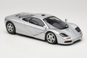 McLaren F1 Silber UT Models 1:18 530133180 Metall — Bild 6 von 8