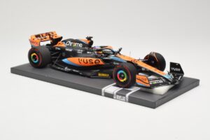 McLaren MCL60 #81 O. Piastri F1 2023 Minichamps 1:18 537231881 Metall — Bild 4 von 6
