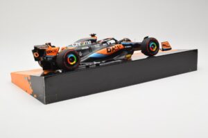 McLaren MCL60 #81 O. Piastri Australian GP 2023 Minichamps 1:18 533231881 Metall — Bild 3 von 5