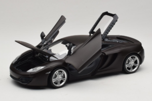 McLaren MP4-12C Matt Black Minichamps 1:18 110133021 Metall — Bild 2 von 8