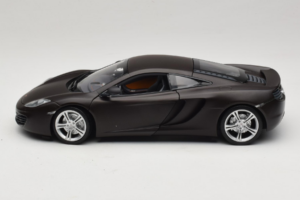 McLaren MP4-12C Matt Black Minichamps 1:18 110133021 Metall — Bild 4 von 8