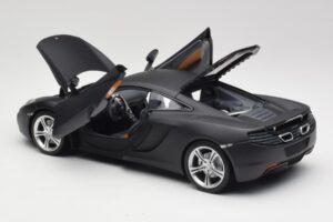 McLaren MP4-12C Matt Satellite Grau Minichamps 1:18 110133024 Metall — Bild 5 von 8