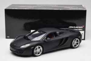 McLaren MP4-12C Matt Satellite Grau Minichamps 1:18 110133024 Metall — Bild 8 von 8