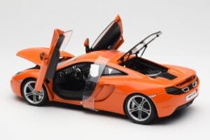 McLaren MP4-12C Orange AUTOart 1:18 76006 Metall — Bild 5 von 8
