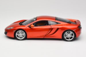 McLaren MP4-12C Orange Metallic Minichamps 1:18 110133020 Metall — Bild 4 von 8