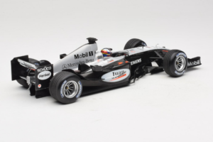 McLaren MP4-19 Mercedes J.P. Montoya Test Car 2005 Minichamps 1:18 533051880 Metall — Bild 2 von 7