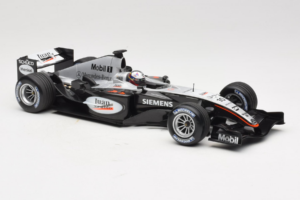 McLaren MP4-19 Mercedes J.P. Montoya Test Car 2005 Minichamps 1:18 533051880 Metall — Bild 4 von 7