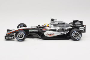 McLaren MP4-20 Mercedes #10 J.P. Montoya F1 2005 Minichamps 1:18 B66962338 Metall — Bild 3 von 6