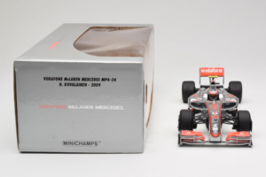 McLaren MP4-24 Mercedes #2 H. Kovalainen F1 2009 Minichamps 1:18 503091802 Metall — Bild 6 von 7
