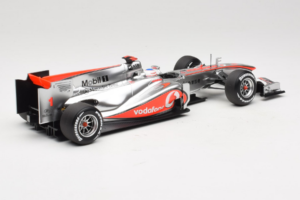 McLaren MP4-25 Mercedes #1 J. Button Vodafone McLaren Showcar F1 2010 Minichamps 1:18 530101801 Metall — Bild 2 von 7