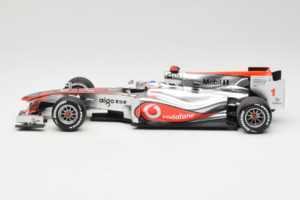 McLaren MP4-25 Mercedes #1 J. Button Vodafone McLaren Showcar F1 2010 Minichamps 1:18 530101801 Metall — Bild 3 von 7