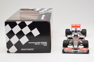 McLaren MP4-25 Mercedes #1 J. Button Vodafone McLaren Showcar F1 2010 Minichamps 1:18 530101801 Metall — Bild 7 von 7