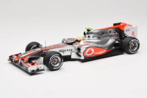 McLaren MP4-25 Mercedes #2 L. Hamilton Vodafone McLaren F1 2010 Minichamps 1:18 530101802 Metall