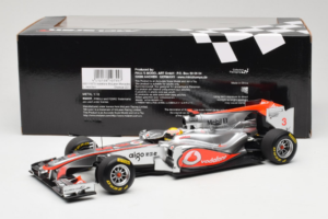 McLaren MP4-26 Mercedes #3 L. Hamilton Vodafone McLaren Showcar F1 2011 Minichamps 1:18 530111873 Metall — Bild 6 von 7