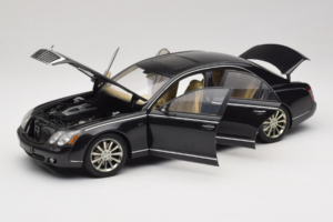 Maybach 57S Schwarz AUTOart 1:18 76156 Metall — Bild 2 von 7