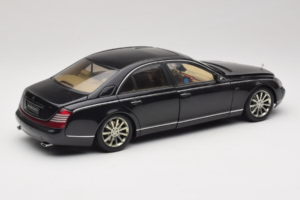Maybach 57S Schwarz AUTOart 1:18 76156 Metall — Bild 3 von 7
