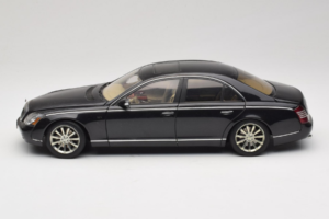 Maybach 57S Schwarz AUTOart 1:18 76156 Metall — Bild 4 von 7