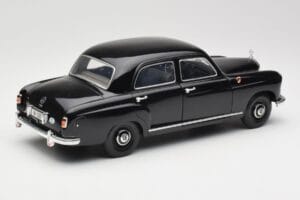 Mercedes 180 W120 Ponton Schwarz Revell 1:18 08973 Metall — Bild 3 von 8