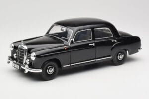 Mercedes 180 W120 Ponton Schwarz Revell 1:18 08973 Metall