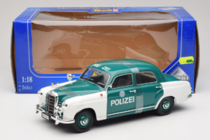 Mercedes 180 Ponton Polizei Revell 1:18 8863 Metall — Bild 6 von 6