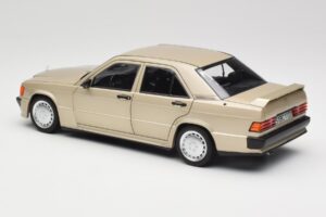Mercedes 190E W201 2.3-16 Smoke Silver Metallic Norev 1:18 183831 Metall — Bild 7 von 8