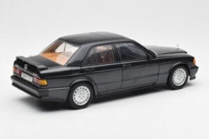Mercedes 190E 2.3-16 W201 Blauschwarz Metallic AUTOart 1:18 76122 Metall — Bild 3 von 8