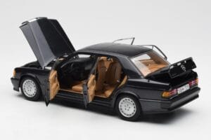 Mercedes 190E 2.3-16 W201 Blauschwarz Metallic AUTOart 1:18 76122 Metall — Bild 5 von 8