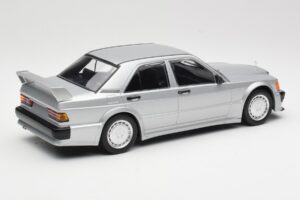 Mercedes 190E 2.5-16 EVO 1 W201 Silber Minichamps 1:18 155036001 Metall — Bild 2 von 6