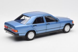 Mercedes 190E W201 Diamond Blau Händler Edition Norev 1:18 B66040661 Metall — Bild 3 von 8