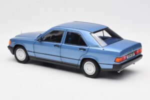Mercedes 190E W201 Diamond Blau Händler Edition Norev 1:18 B66040661 Metall — Bild 7 von 8