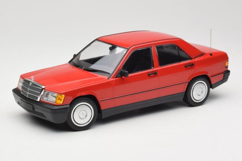 Mercedes 190E W201 Rot Minichamps 1:18 155037000 Metall