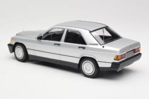 Mercedes 190E W201 Silber Minichamps 1:18 155037004 Metall — Bild 5 von 6