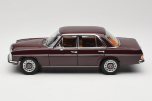 Mercedes 200 W115 Dunkel Rotbraun Norev 1:18 183778 Metall — Bild 4 von 8
