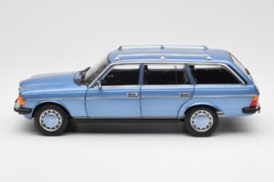 Mercedes 200 S123 T-Modell Diamond Blau Händler Edition Norev 1:18 B66040671 Metall — Bild 4 von 8