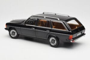 Mercedes 200 T S123 Schwarz Norev 1:18 183735 Metall — Bild 7 von 8