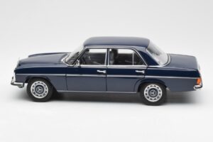 Mercedes 200 W114 Midnight Blau Händler Edition Norev 1:18 B66040694 Metall — Bild 4 von 8