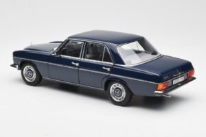 Mercedes 200 W114 Midnight Blau Händler Edition Norev 1:18 B66040694 Metall — Bild 7 von 8