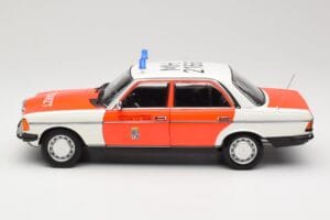 Mercedes 200 W123 Krankenwagen Weiß Norev 1:18 183834 Metall — Bild 7 von 8
