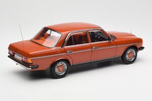 Mercedes 200 W123 English Rot Händler Edition Norev 1:18 B66040653 Metall — Bild 3 von 8
