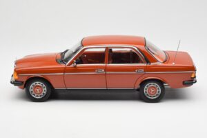 Mercedes 200 W123 English Rot Händler Edition Norev 1:18 B66040653 Metall — Bild 4 von 8