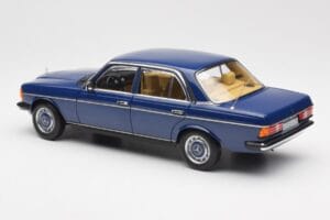 Mercedes 200 W123 Surf Blau Norev 1:18 183710 Metall — Bild 7 von 8