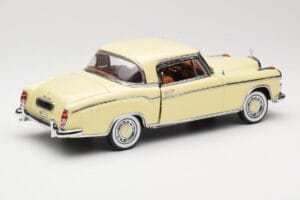 Mercedes 220 SE W128 Coupe Beige Sun Star 1:18 3562 Metall — Bild 3 von 8