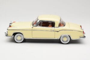 Mercedes 220 SE W128 Coupe Beige Sun Star 1:18 3562 Metall — Bild 4 von 8