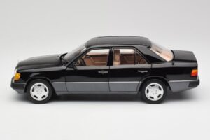Mercedes 230E W124 AMG Wheels Schwarz Limitierte Auflage Norev 1:18 183950 Metall — Bild 4 von 12